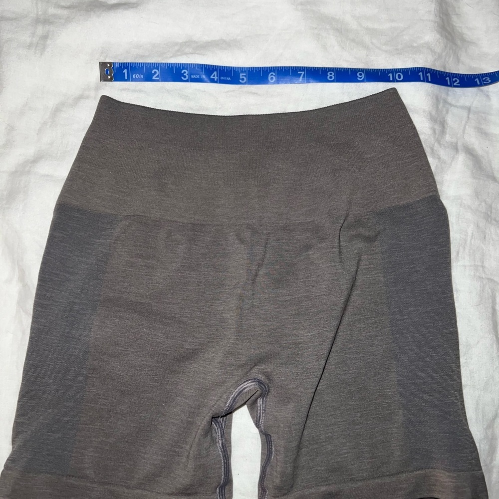 Alphalete amplify 4.5 shorts storm grey